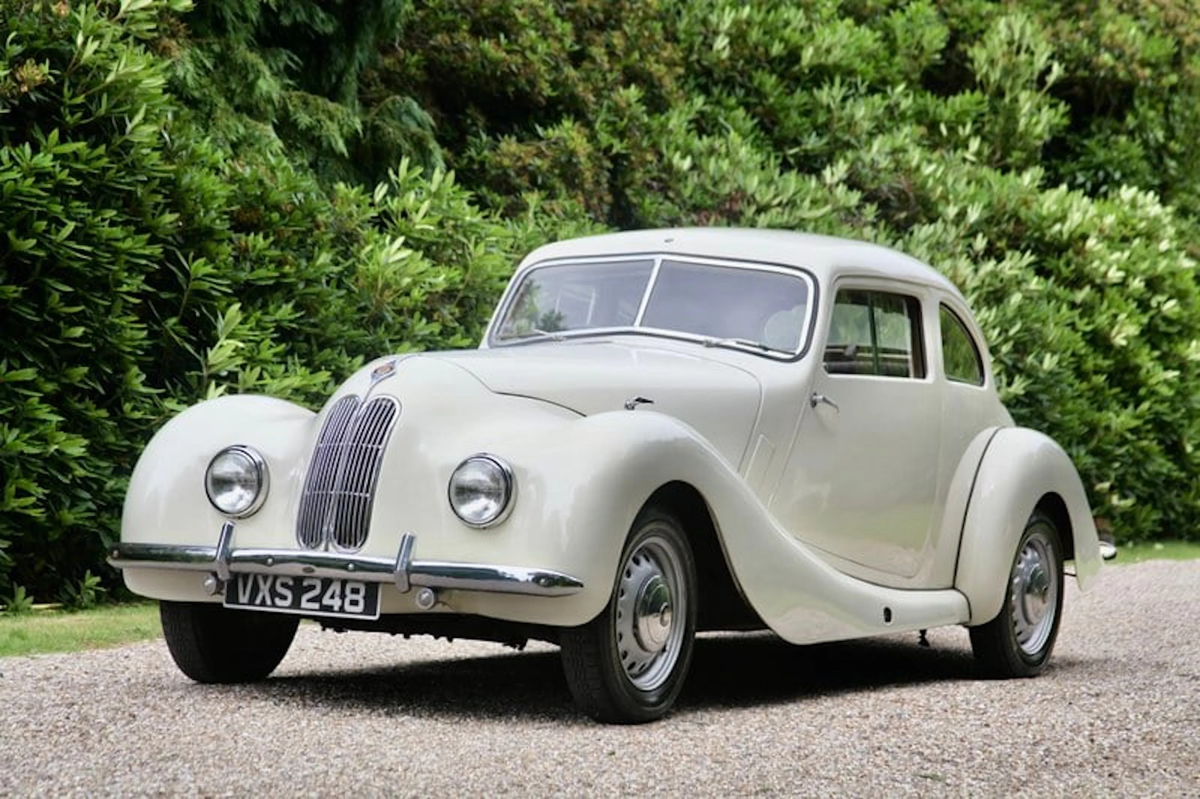 1947 Bristol 400 Base | Hagerty Valuation Tools®